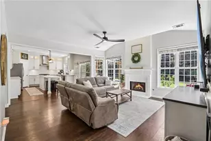 5052 Raventhorpe Ct, Suwanee, GA 30024 - Photo 5