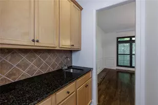 5561 Julian Pl, Atlanta, GA 30342 - Photo 9