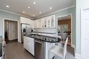 241 Lakeview Ave NE, Atlanta, GA 30305 - Photo 13