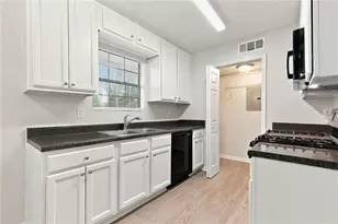 6237 Creekford Dr, Lithonia, GA 30058 - Photo 5