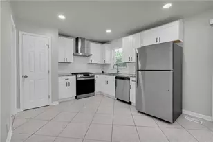 1118 Crestview Cir NE, Conyers, GA 30012 - Photo 7