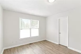 7980 Woodlake Dr, Riverdale, GA 30274 - Photo 9