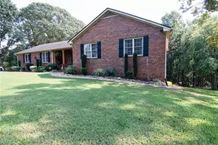 2714 Dorsey Peek Rd, Gainesville, GA 30507 - Photo 1
