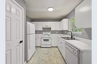 6195 Idlewood Circle, Lithonia, GA 30038 - Photo 9