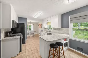5930 Branden Hill Ln, Buford, GA 30518 - Photo 7