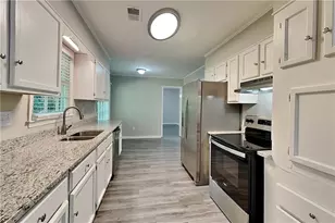 3859 W Clinton Ct, Marietta, GA 30062 - Photo 7