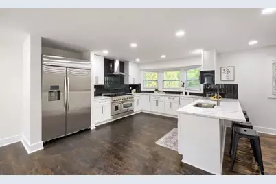 2368 Fenhurst Place, Dunwoody, GA 30338 - Photo 9