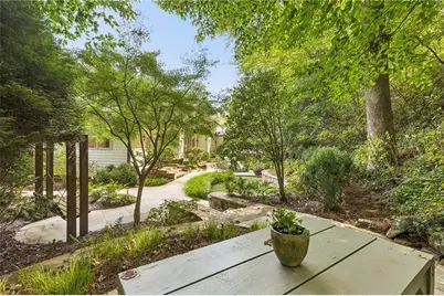 544 Hollydale Court NW, Atlanta, GA 30342 - Photo 69