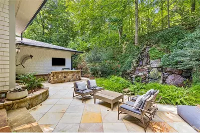 544 Hollydale Court NW, Atlanta, GA 30342 - Photo 67