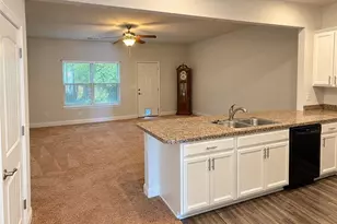 5358 Creekview Ln, Morrow, GA 30260 - Photo 3