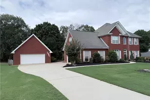 209 Ashley Dr, McDonough, GA 30252 - Photo 3