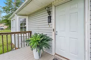 28 Cypress Cir, Carrollton, GA 30116 - Photo 7