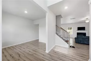 136 Petunia Ct, McDonough, GA 30252 - Photo 9