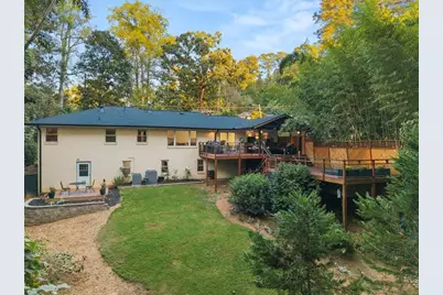 1388 Carolyn Drive NE, Atlanta, GA 30329 - Photo 11