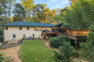 1388 Carolyn Dr NE, Atlanta, GA 30329 - Photo 11