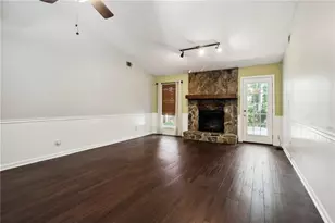 455 Barrington Dr W, Roswell, GA 30076 - Photo 9