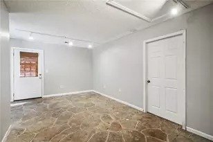 455 Barrington Dr W, Roswell, GA 30076 - Photo 23