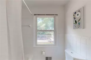304 W Lakeshore Dr, Carrollton, GA 30117 - Photo 23