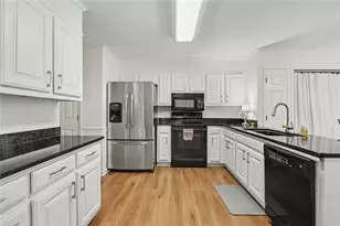 8880 Carroll Manor Dr, Atlanta, GA 30350 - Photo 15