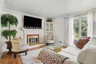 8880 Carroll Manor Dr, Atlanta, GA 30350 - Photo 7