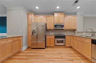 5480 Glenridge Park, Sandy Springs, GA 30342 - Photo 11