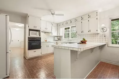 2607 Club Valley Drive NE, Marietta, GA 30068 - Photo 11