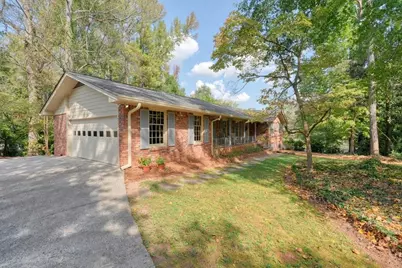 2607 Club Valley Drive NE, Marietta, GA 30068 - Photo 3