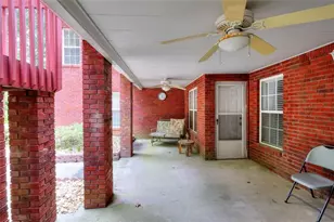 1821 Wesleyan Ln, Loganville, GA 30052 - Photo 13