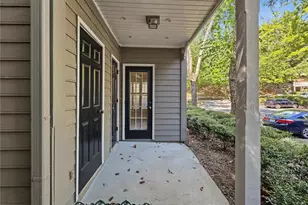 306 Bainbridge Dr, Sandy Springs, GA 30327 - Photo 3