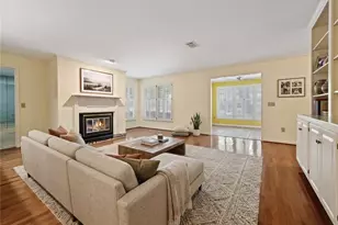 306 Bainbridge Dr, Sandy Springs, GA 30327 - Photo 13