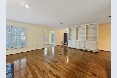 306 Bainbridge Drive, Sandy Springs, GA 30327 - Photo 11