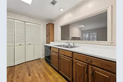 306 Bainbridge Drive, Sandy Springs, GA 30327 - Photo 17
