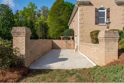 196 St Andrews Court, Social Circle, GA 30025 - Photo 3