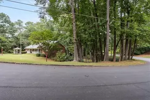 2164 Carson Valley Dr, Tucker, GA 30084 - Photo 9