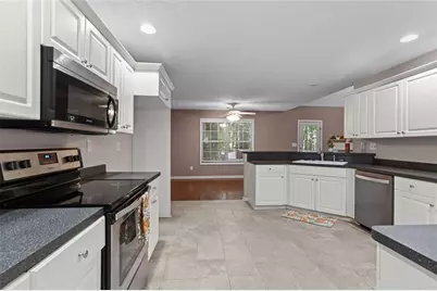 2584 Rockwood Way SW, Stone Mountain, GA 30087 - Photo 15