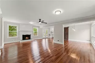 2979 Overwood Ln, Snellville, GA 30078 - Photo 9