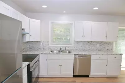 586 E Glochester Place NW, Norcross, GA 30071 - Photo 7