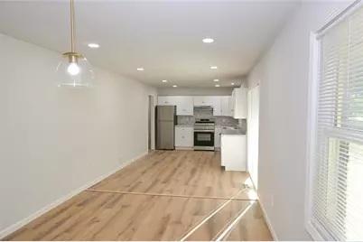 586 E Glochester Place NW, Norcross, GA 30071 - Photo 5