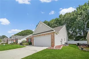 504 Mockingbird Ln, Loganville, GA 30052 - Photo 3