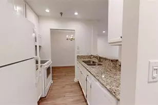 300 Johnson Ferry Road NE, Sandy Springs, GA 30328 - Photo 21