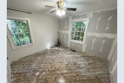 2133 Woodberry Avenue, East Point, GA 30344 - Photo 9