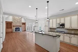 2979 Gateland Square, Marietta, GA 30062 - Photo 5