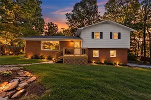 388 Sanders St, Clarkesville, GA 30523 - Photo 3