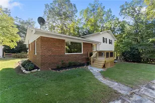 388 Sanders St, Clarkesville, GA 30523 - Photo 7