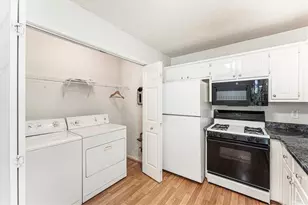 3427 Parkview Pl, Hapeville, GA 30354 - Photo 17