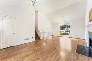 3427 Parkview Pl, Hapeville, GA 30354 - Photo 9