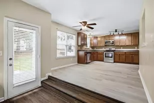 4779 Chafin Point Ct, Snellville, GA 30039 - Photo 9
