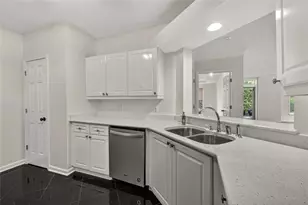 3334 Peachtree Rd NE, Atlanta, GA 30326 - Photo 13