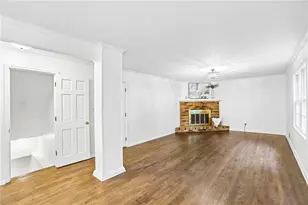 495 Wyncourtney Dr, Sandy Springs, GA 30328 - Photo 11