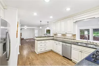 495 Wyncourtney Drive, Sandy Springs, GA 30328 - Photo 23
